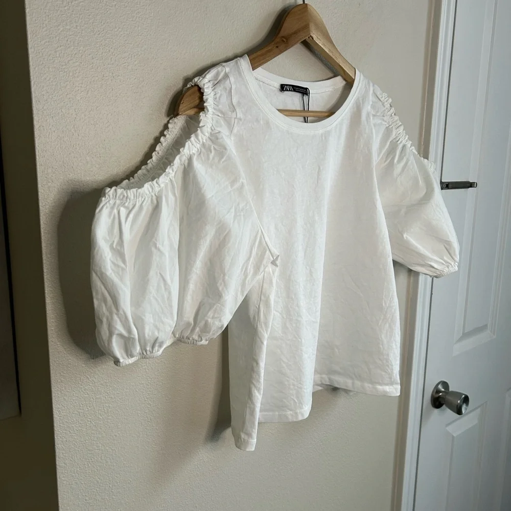 NWOT ZARA White Cut Out Ruffle Cold Shoulder Puff Balloon Short Sleeve Size M